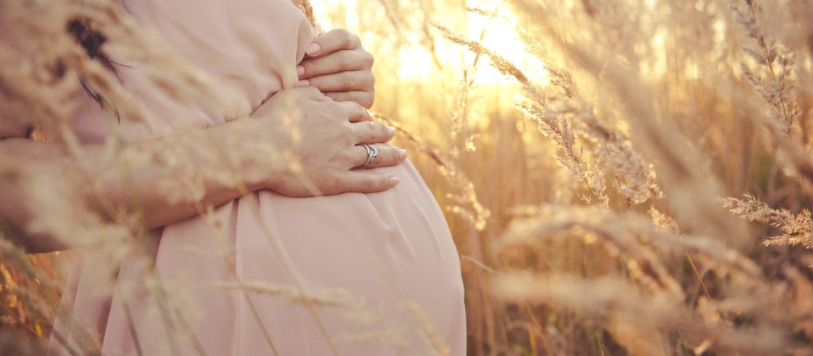 Allergie au pollen chez la femme enceinte : comment la soigner ?